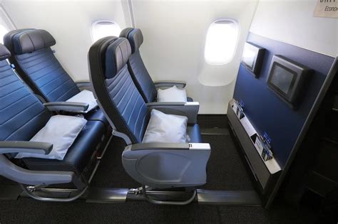 Where to Sit When Flying United's 767.